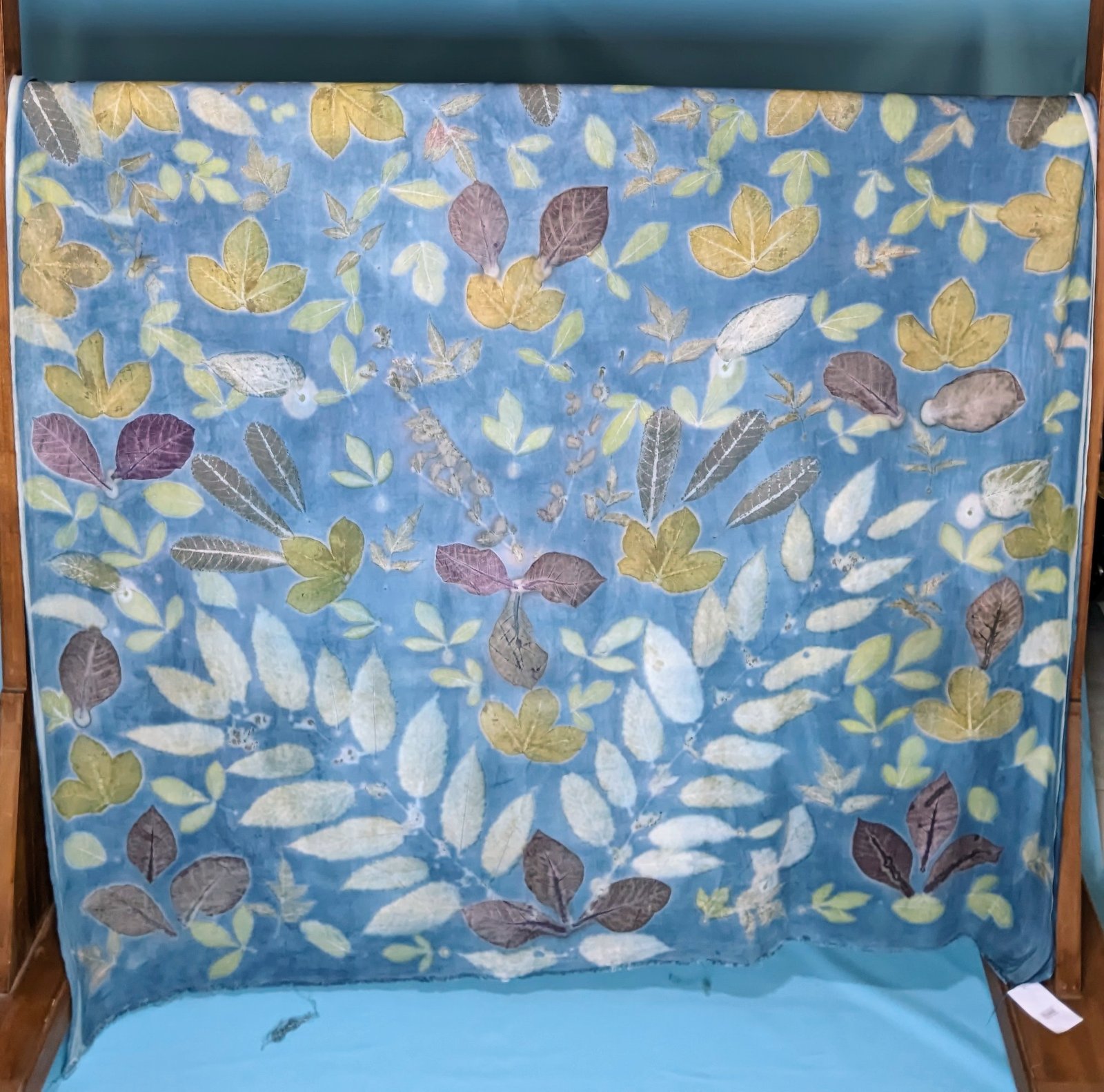 Kain Ecoprint Langit Legundi – Warna Indigo & Strobilantes | Rumah Batik Syahla